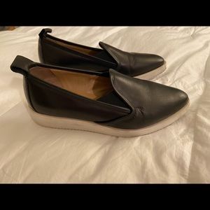 Everlane women’s black slip on shoes